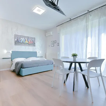 Taron House - Center Station & Fiera Apartamento