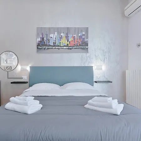 Taron House - Center Station & Fiera Appartamento