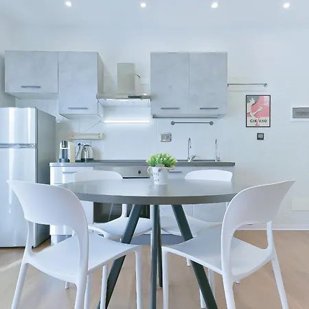 Apartment Taron House - Center Station & Fiera